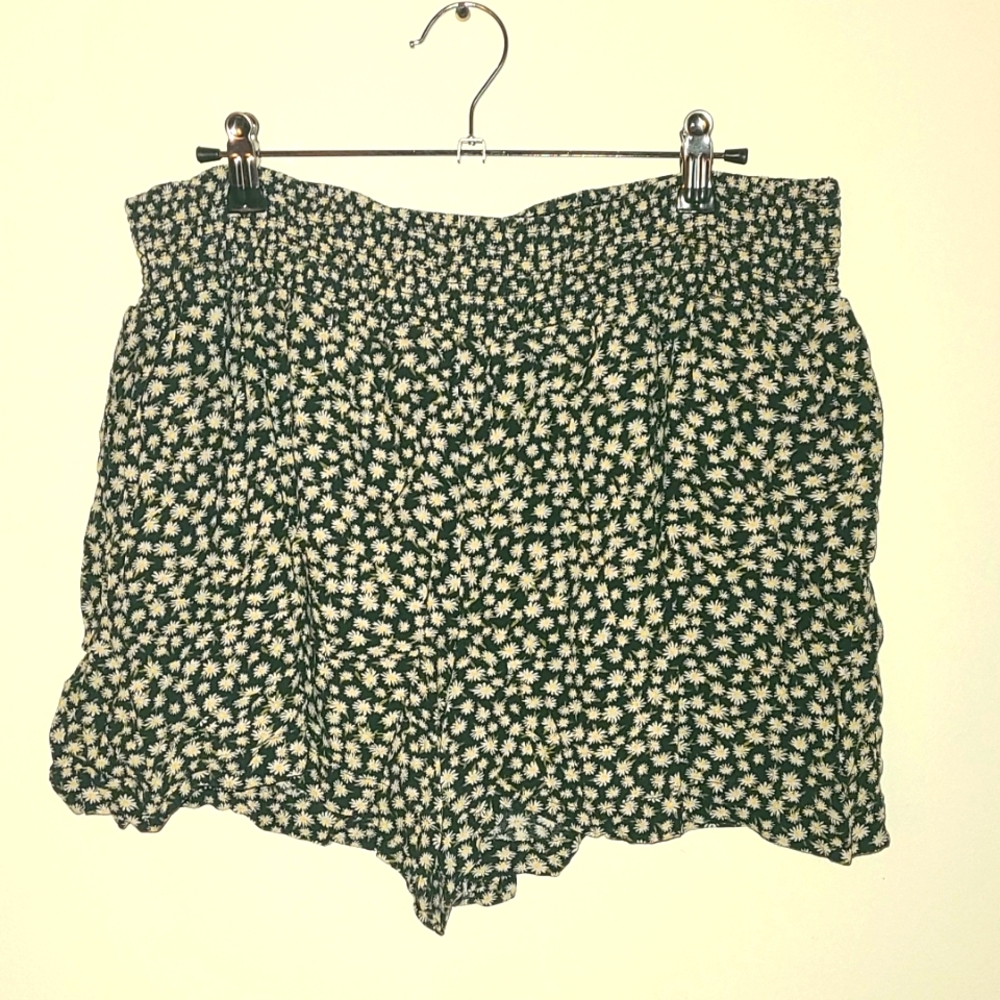 American Eagle Flowy Summer Short Shorts Daisy Print